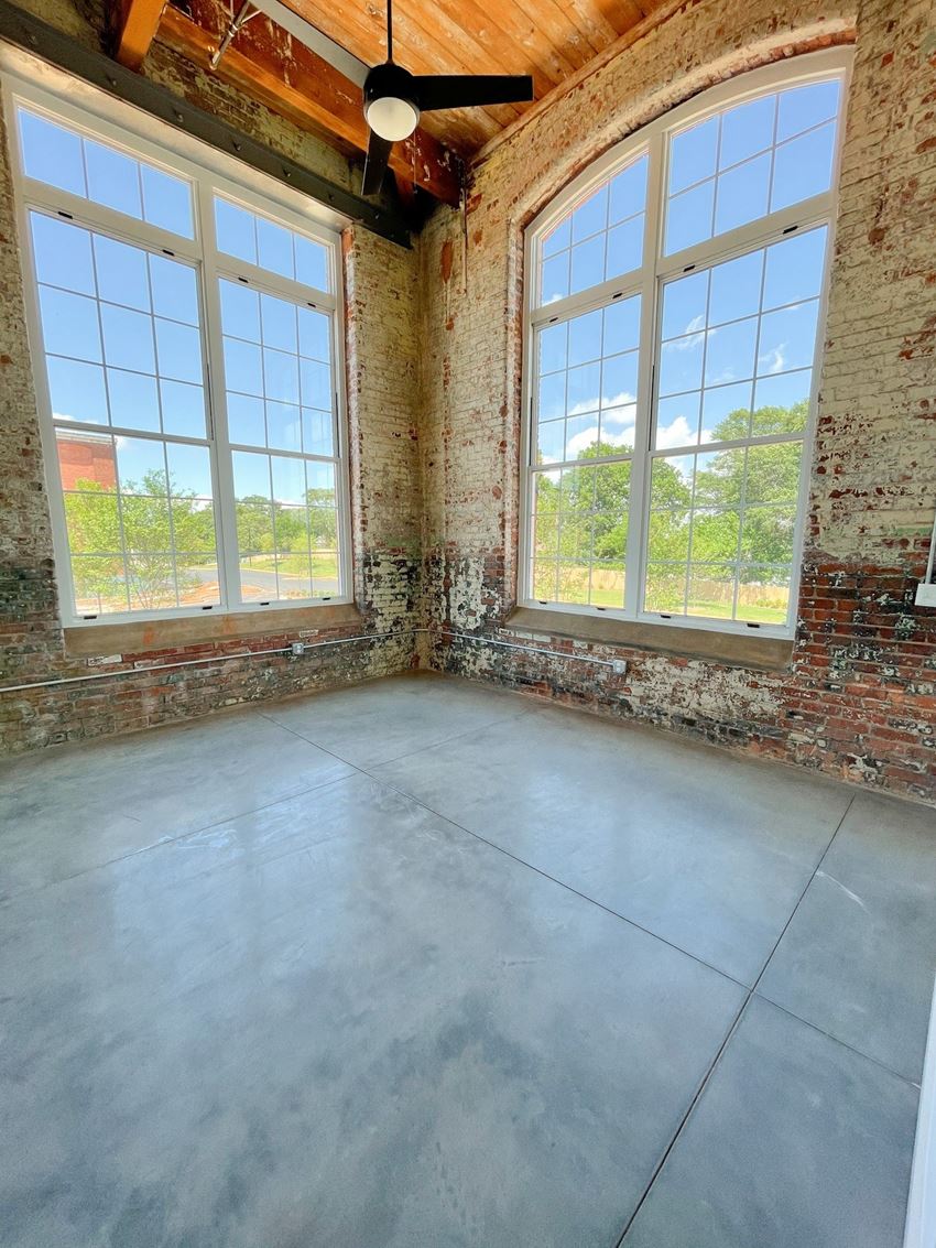 Judson Mill Lofts Apartments, 701 Easley Bridge Rd, Building 3000